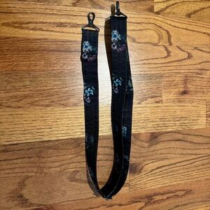 Lug 1.5” Crossbody Strap - Bouquet Black